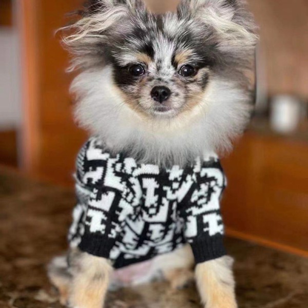Dior ペットウェア 秋冬向け 暖かい ニット ブランド ディオール 犬服 犬セーター カワイイ 猫ニット服 流行りモノグラム ペット服 伸縮性 着こなしやすい 防寒猫服 大きいサイズ 小中大型ペット適応