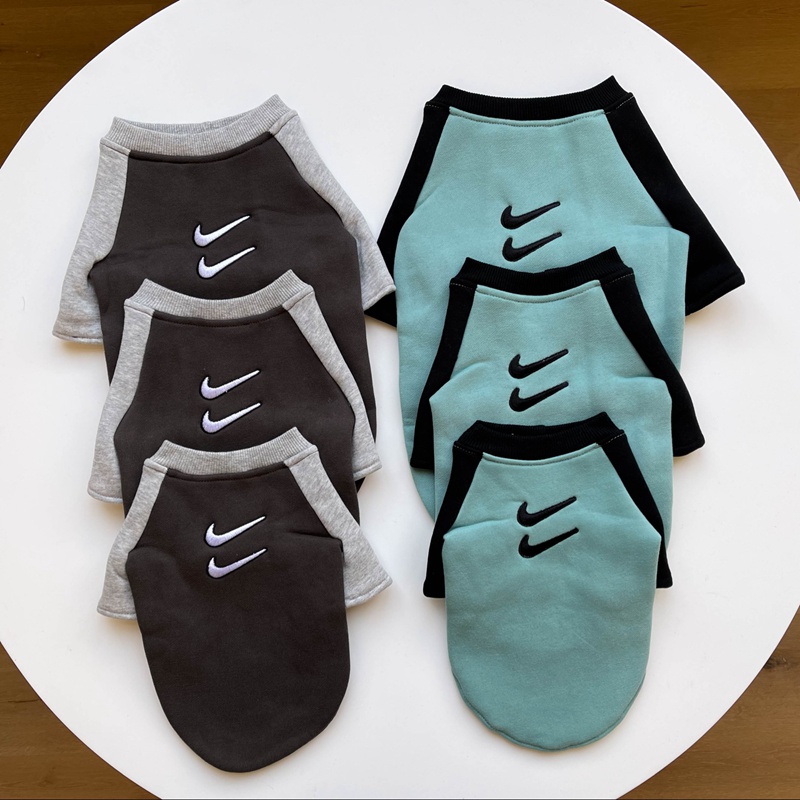 nike犬服 パーカー 厚手Tシャツ 裏起毛 猫のシャツ 両足 ドッグ防寒スウェット