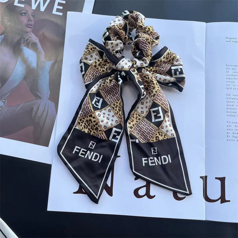 ブランド フェンディ FENDI ヘアアクセサリー カチューシャ ヘアバンド